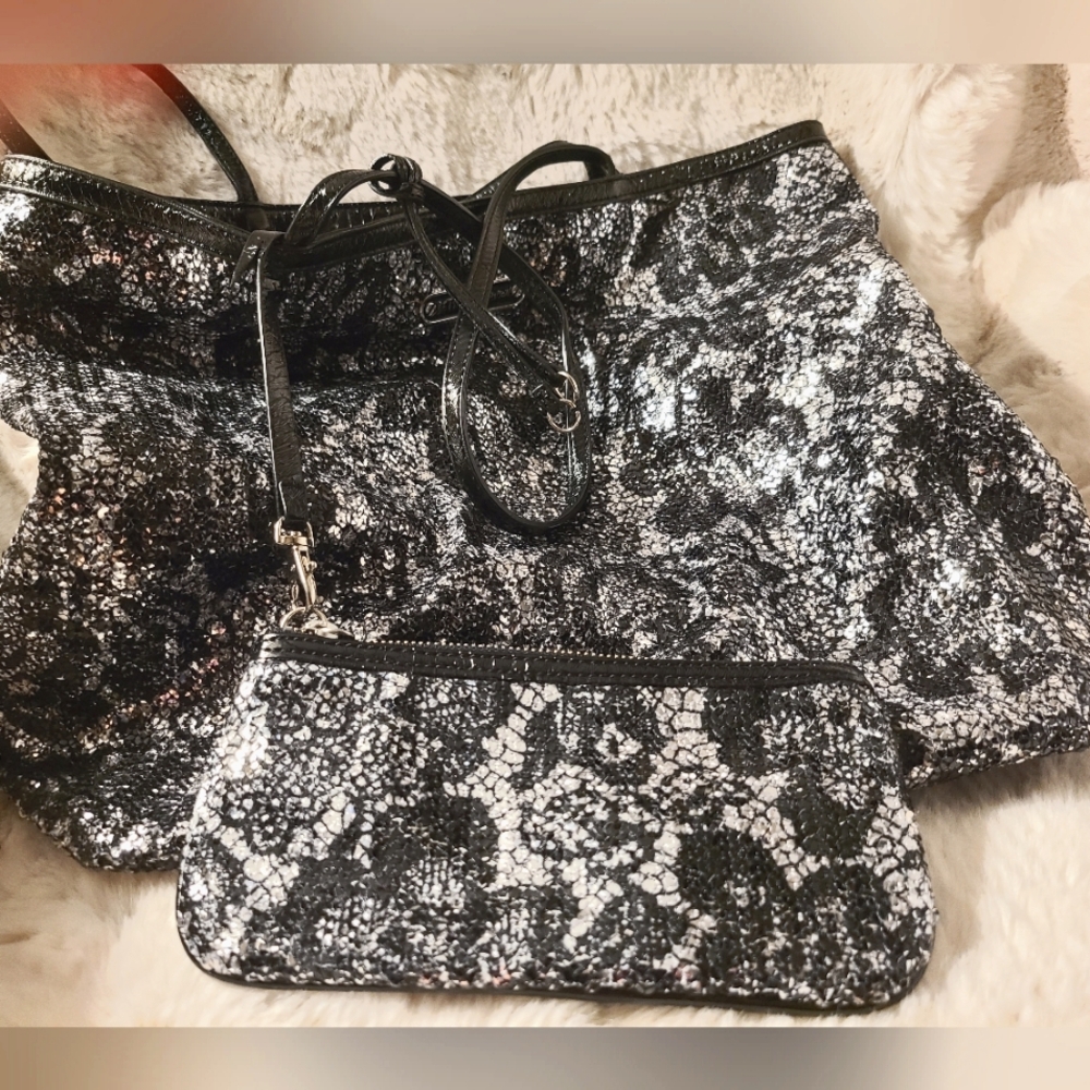 NWOT - BETSEY JOHNSON EXTRA LARGE, BLACK/SILVER SEQUINED TOTE WITH MAKEUP BAG
